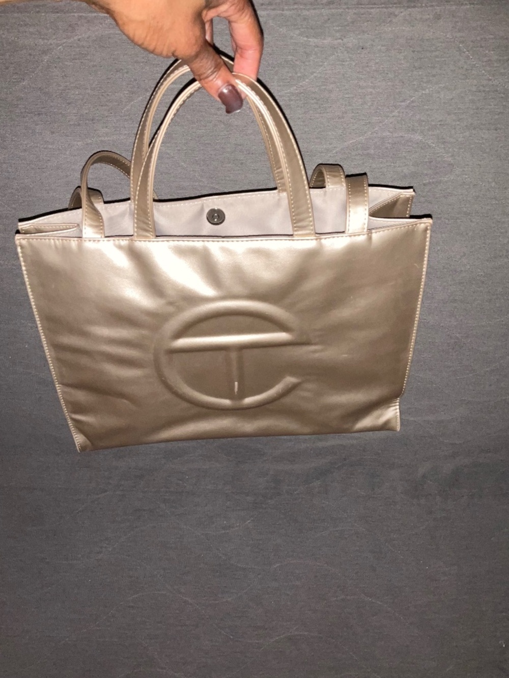 Tear medium gold tote
